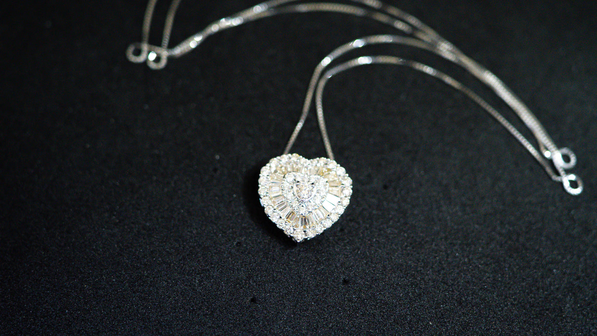 S-653 Diamond Heart Shaped Pendant Necklace