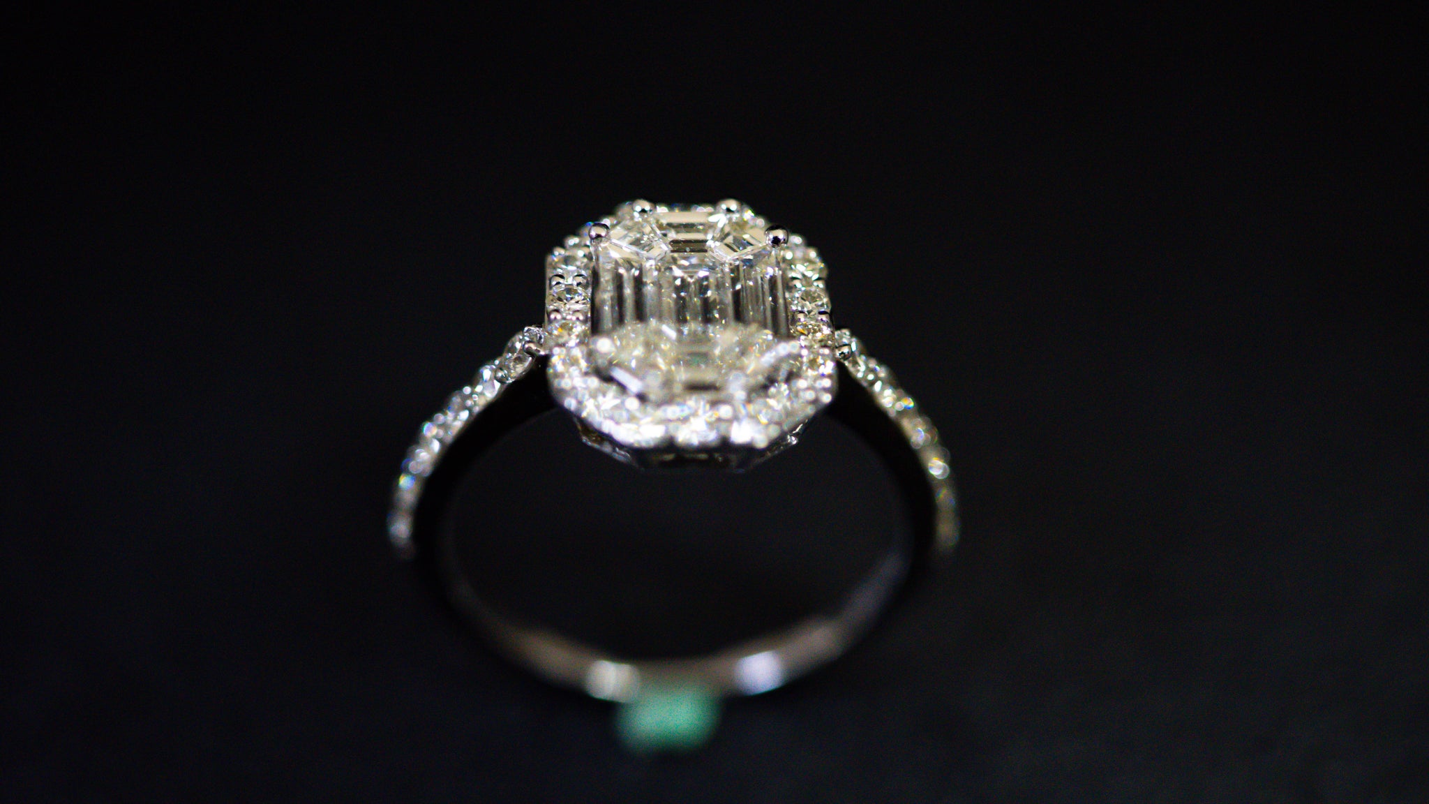 R 7870 Diamond Ring Radiant Cut