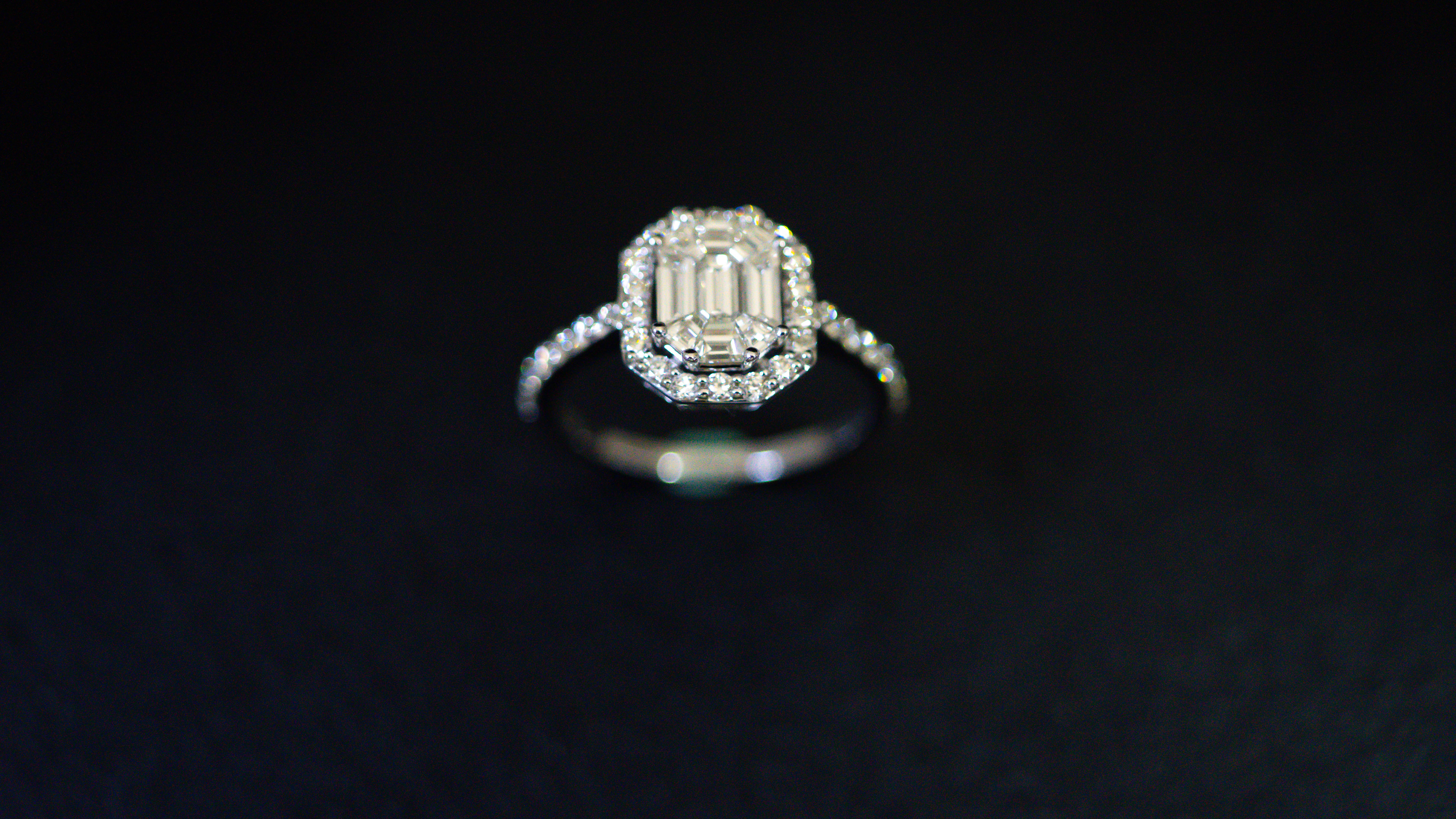 R 7870 Diamond Ring Radiant Cut