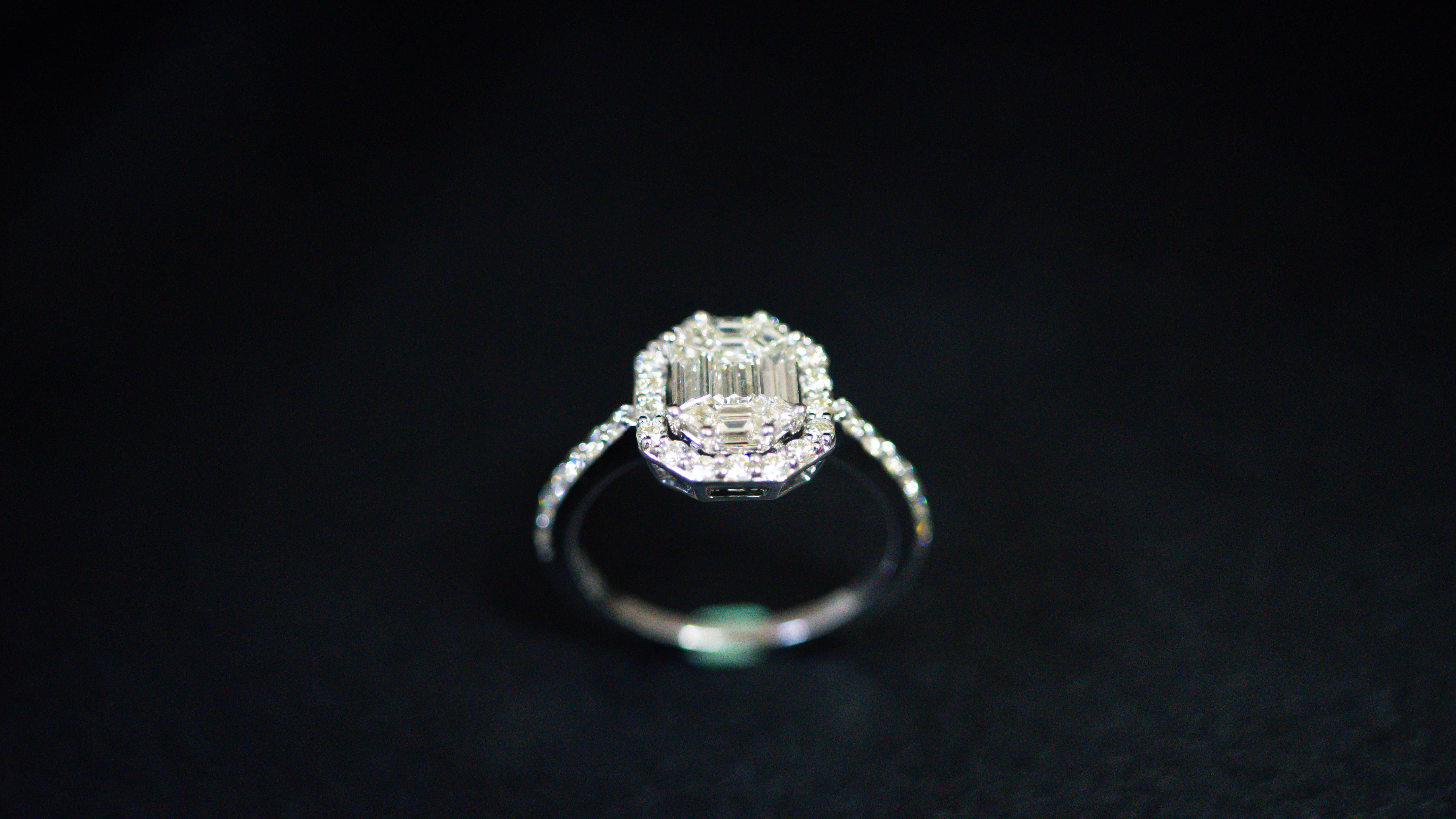 R 7870 Diamond Ring Radiant Cut