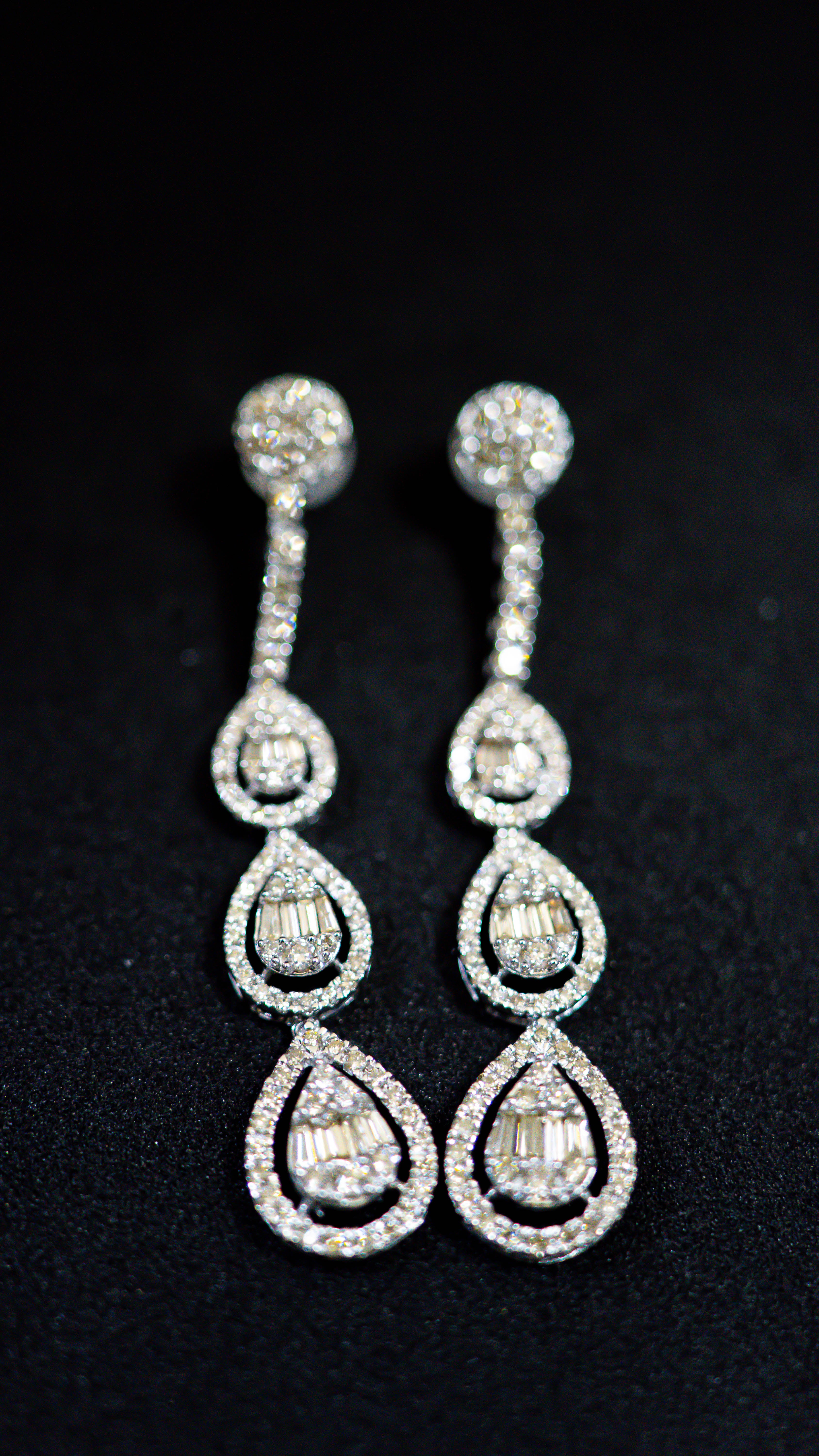 S-930 Pear Shaped Diamond Earrings Baguette Cut